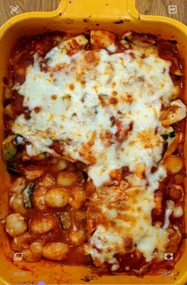 zapiekane gnocchi z kurczakiem i cukinią