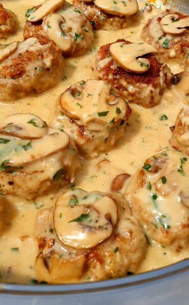 pork meatballs with mushroom sauce